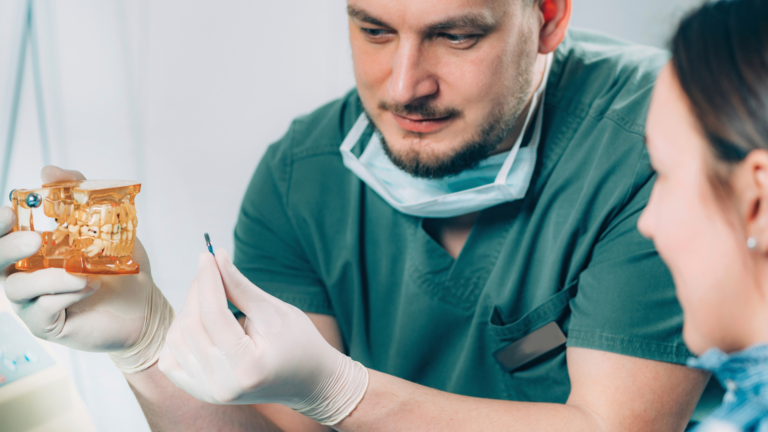 cuanto cuesta un implante dental